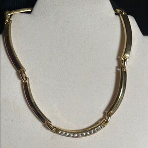 Elegant Gold Necklace